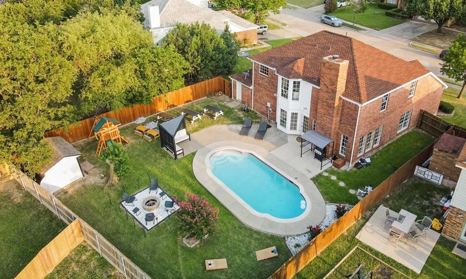 Dallas Villa | Mountain View with pool, sleeps 16 designer picks