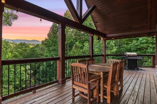 Epworth House | Mountain Views Hot Tub & Pool Table Fire Pit Games