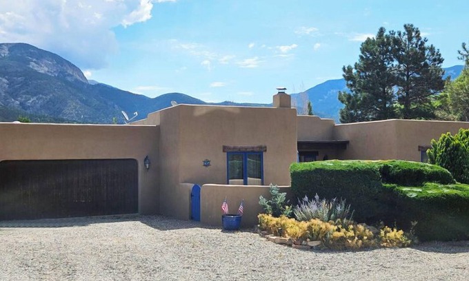 Arroyo Seco House | Mountain Views Hot Tub Access to Tennis Court and Indoor Pool