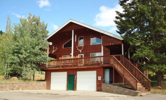 Island Park House | Mountain Views! - Near Yellowstone! - 7bdrm/4bath Home