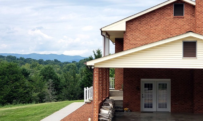 Troutville House | Mountain views on 7 acre lot, nearby hiking, game room!