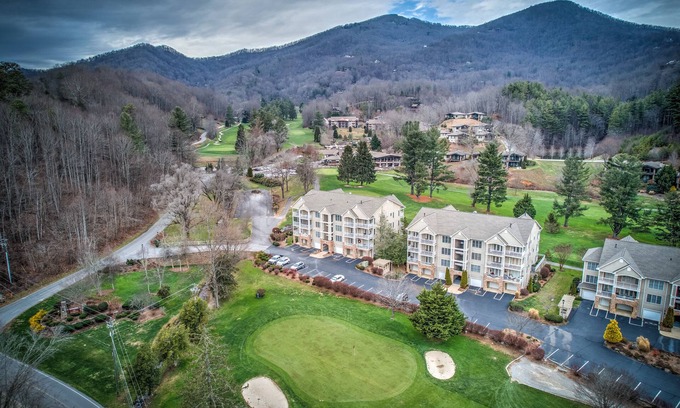 Maggie Valley Condo | Mountain Views on Golf Course.