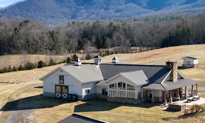Townsend Other | Mountain Views! One of a kind Mountain Stable!