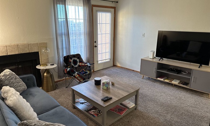 Santa Fe Condo | Mountain View’s top floor condo in picturesque Santa Fe neighborhood.