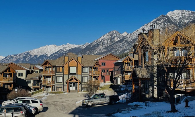 East Kootenay Condo | Mountain Village Living/2 Bed/2 Bath/2 Balcony
