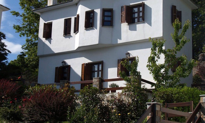 Zagora-Mouresi Villa | Mountain villa with beautiful gardens and sea view, near Mylopotomos beach