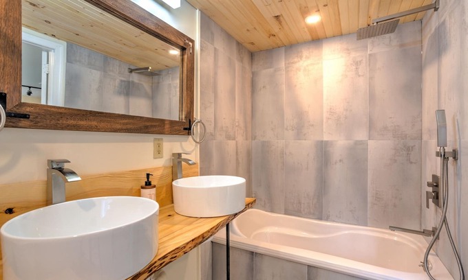 Sciota Cottage | Mountain Vista Lodge w/hot tub & arcade