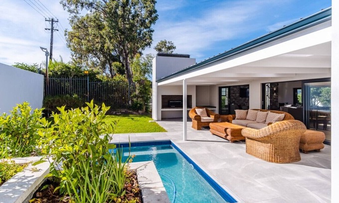 Onrus Villa | Mountain Vista Luxury Escape | Pool | Mountain View