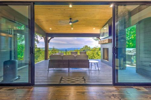 Big Canoe House | Mountain Vistas Fireside Sips Game Nights Golf Rounds Hiking Trails Lake Swims - Moon Shine