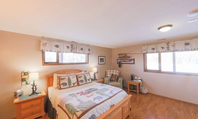 Talkeetna Apartment | Mountain Whispers Suite with shower