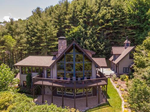 Sugar Grove House | Mountaineer Manor