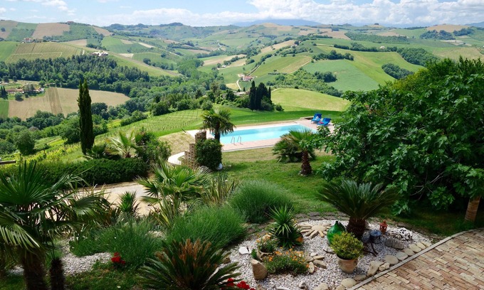 Montefiore dell'Aso Apartment | Mountains and sea. Vacation apartment with a view