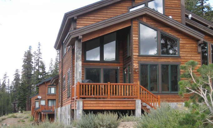 Juniper Ridge House | 'Mountains Majesty' - Beautiful 5 BR, Easy Access to Slopes