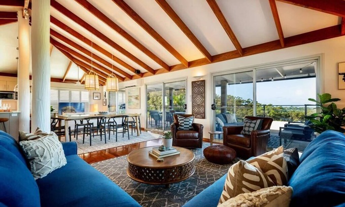 Buderim House | Mountains to coast - Bayu Lookout