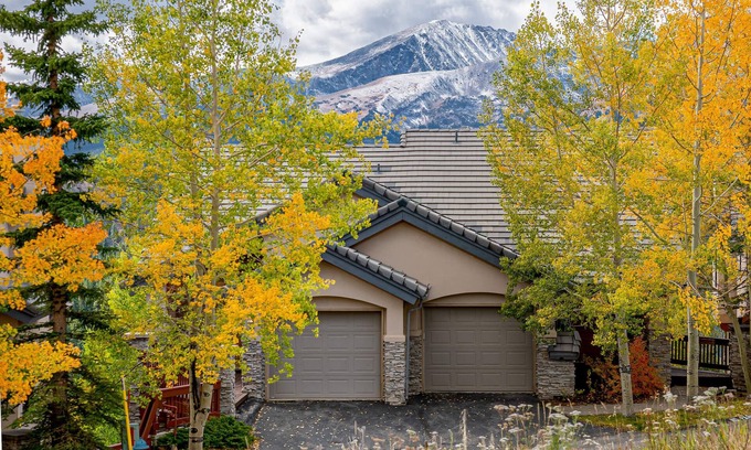 Baldy Mountain House | Mountainscape Long Stay Townhome: 30+ Day Rental w/Breathtaking Views