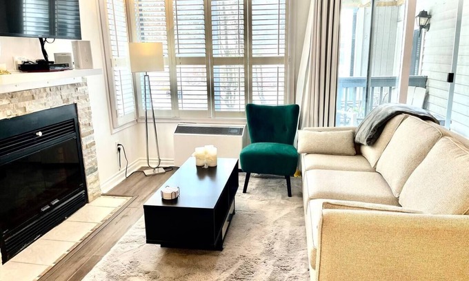 The Blue Mountains Condo | Mountainside Studio Bliss: Steps to Slopes, Renovated, Pool, 2 Hot Tubs, Tennis