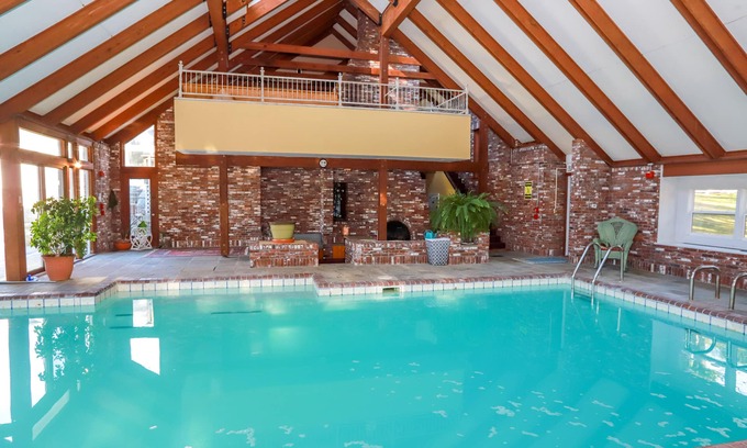 Wilmot House | Mountainside Estate. Private Indoor Pool, near Ragged Mtn. & Sunapee, sleeps 28