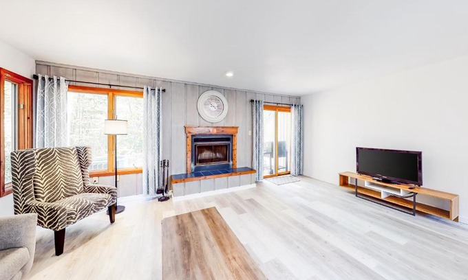 East Stroudsburg Apartment | Mountainside Oasis