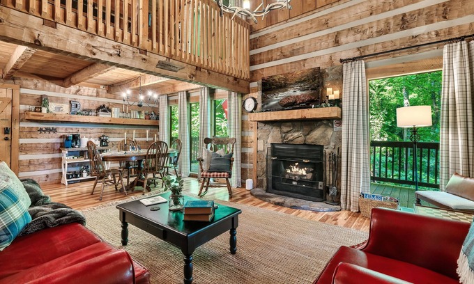 Pigeon Forge Cabin | Mountainside Rustic Log Cabin King & Queen beds Coffee Bar HotTub Pool table
