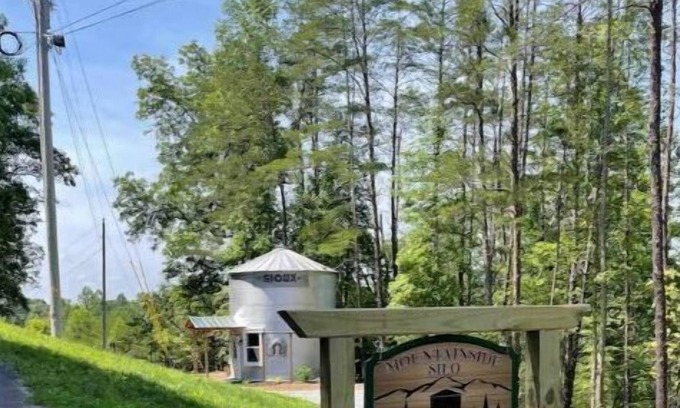 Young Harris House | Mountainside Silo