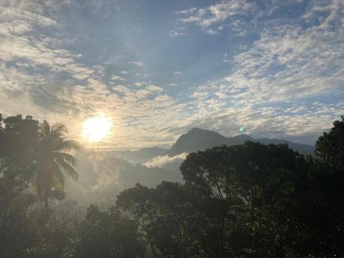Kithulgala House | Mountainview Rooms and Adventure