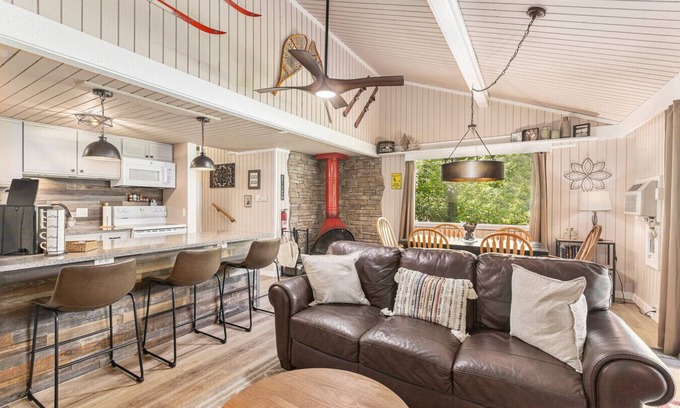 Bellaire Apartment | Mountainview Townhouse