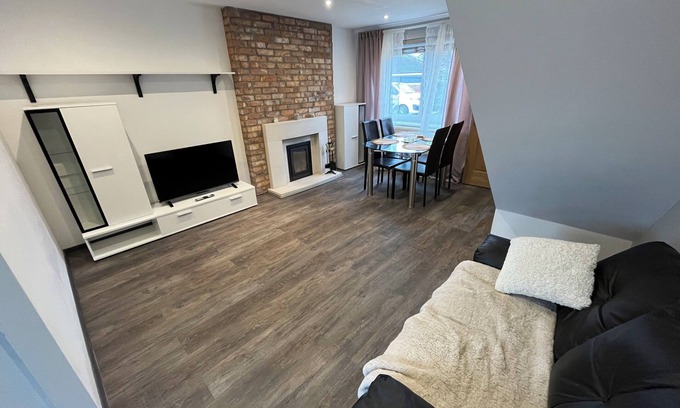 Thurnscoe House | Mountfiled Walk - 3 Bedroom House