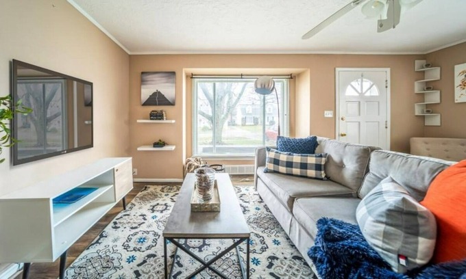 Highland Heights House | Move-in ready | In the Heart of Mayfield Heights