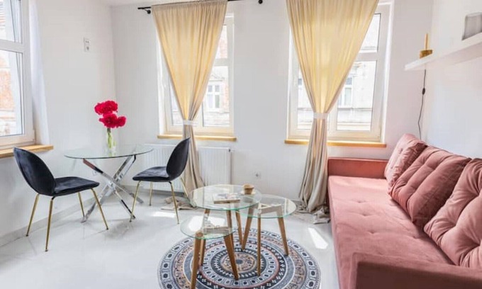 Psie Pole House | Moveen! Cosy South-east Corner Apartment