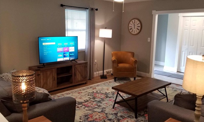Morristown House | Movie Room. Fenced Yard. 50 Min to Dollywood.