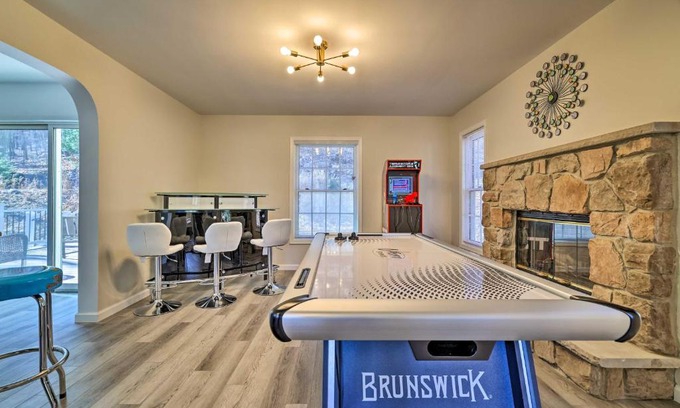 East Stroudsburg House | Movie Room, Hot Tub Pocono Vacation Rental!