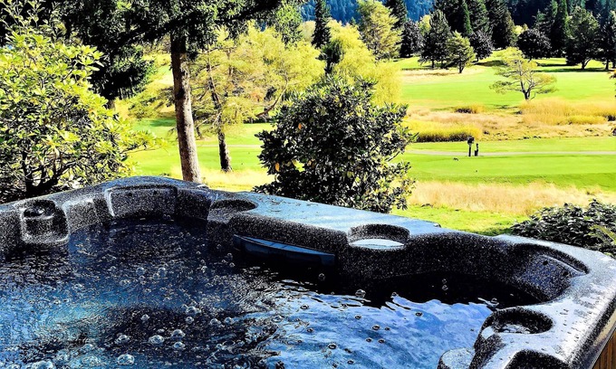 Sudden Valley House | Movie Theater! Hot Tub! Private Rental 3 Bedrooms and 2 Bathrooms.