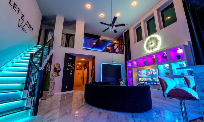 San Antonio House | Movie Theatre, Basketball court, Pool Table Luxury Castle