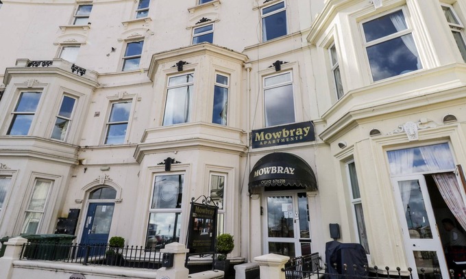 Bridlington Old Town Apartment | MOWBRAY 4, pet friendly, country holiday cottage in Bridlington