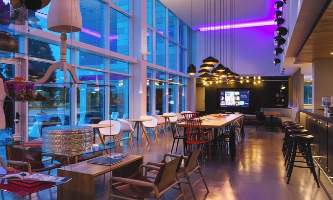 Somma Lombardo Hotel | MOXY Milan Malpensa Airport