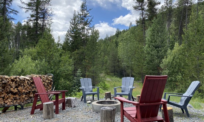 East Kootenay House | Moyie Lake Cabin