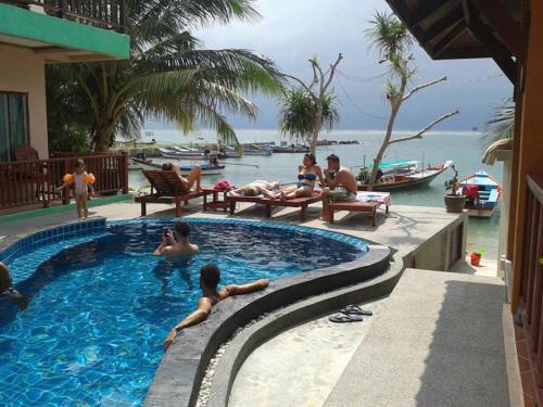 Haad Rin Resort | Mr. Black Resort