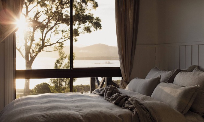 White Beach House | Mr BlackGordon