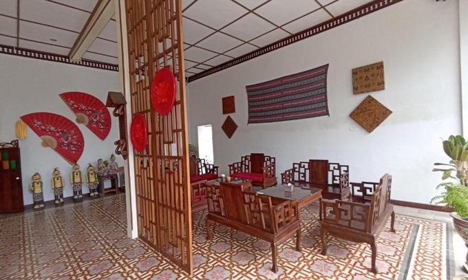 Banyumas Hotel | Mruyung Guest House Kota Lama Banyumas Mitra RedDoorz