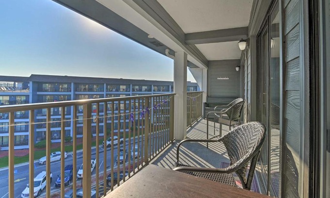 Myrtle Beach Apartment | Mrytle Beach Condo with Beach Access and Pools!