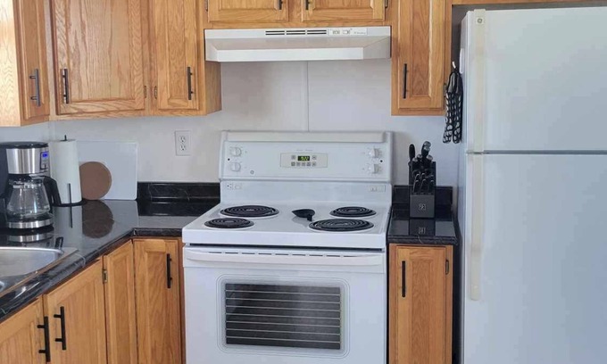 Princetown Cottage | Ms. Sea View The Heart of PEI!1 Minute to Malpeque Warf and Cabot Beach