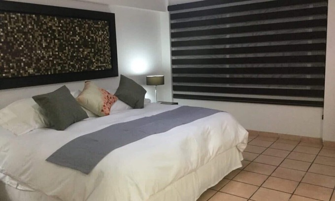 Downtown Queretaro Apartment | +MS +Tranquila Suite +Ubicadísima +Cerca Av. Zaragoza