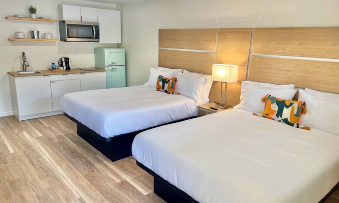 Starkville Hotel | MSU Boutique Hotel w Kitchenette, Escape Ordinary—Stay Far Out