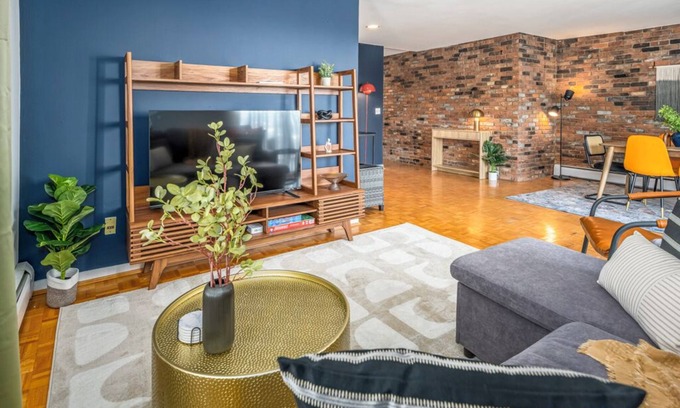 Mount Adams Apartment | Mt Adams+Stellar Views+Wifi+Lux Beds+Parking