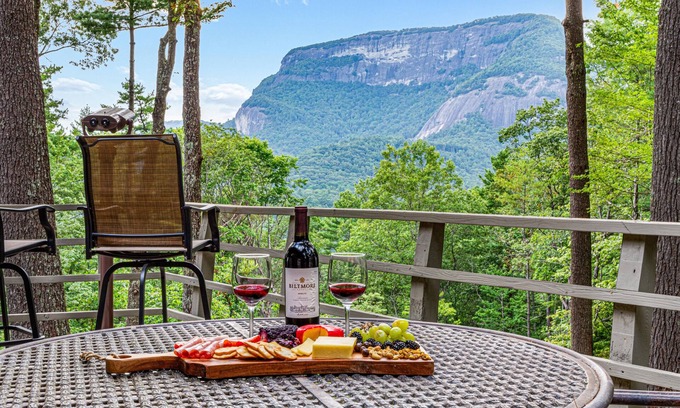 Cashiers House | Mt Getaway: Amazing Views, Hot Tub & Fire Pit on 10 acres, 4 miles to Cashiers!