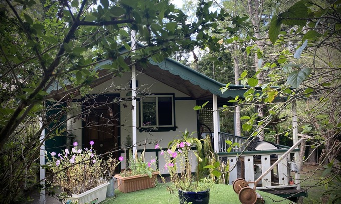 Mount Nebo Ski Chalet | Mt Nebo Railway Carriage and Chalet