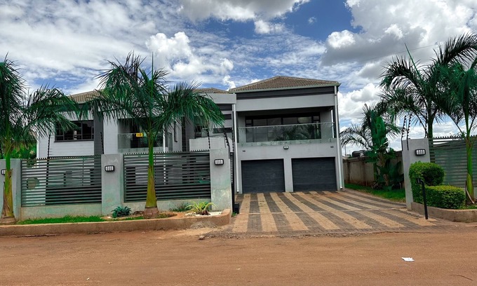 Mazowe House | Mt Pleasant Holiday Villa