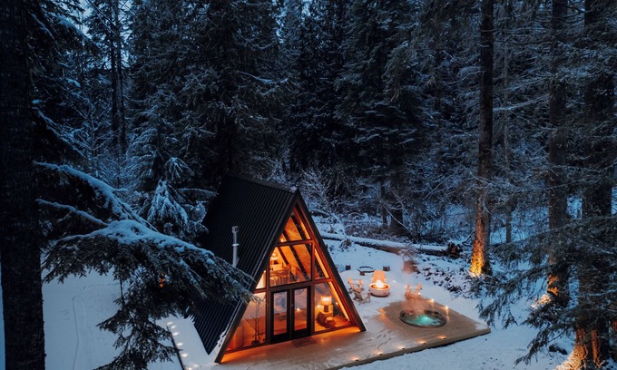 Ashford Cabin | Mt. Rainier Luxe A-Frame: Hot Tub, Sauna, Firepit with King Size Bed Lafa Cabin