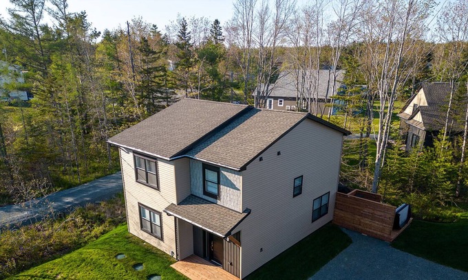 Mount Uniacke House | Mt Uniacke Lakeside Oasis with Hot Tub