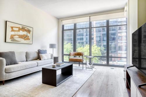 Mount Vernon Triangle Apartment | Mt Vernon 1BR w Pool WD Gym nr Chinatown WDC-541